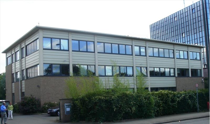 Renovated offices to let in Anderlecht