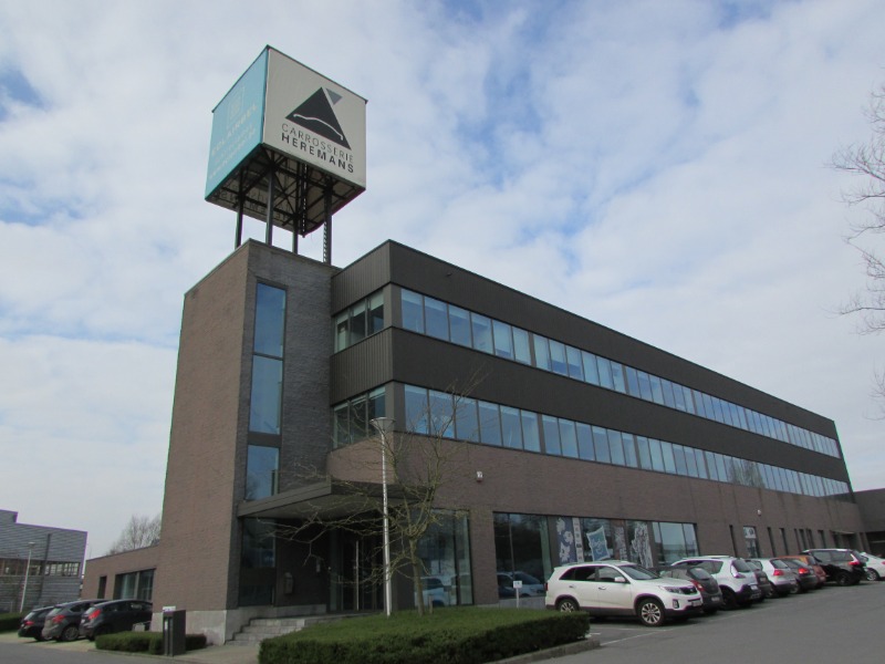 Modern offices in Groot-Bijgaarden.
