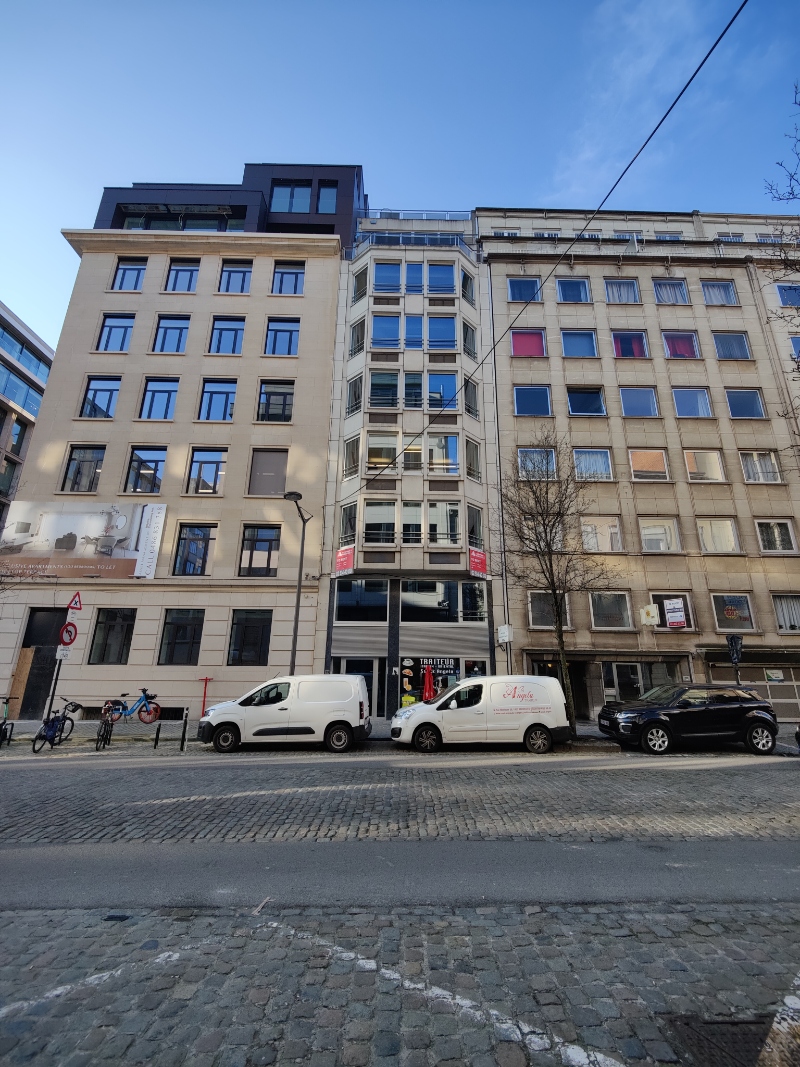 Renovated offices of 129m² for rent in the European district!