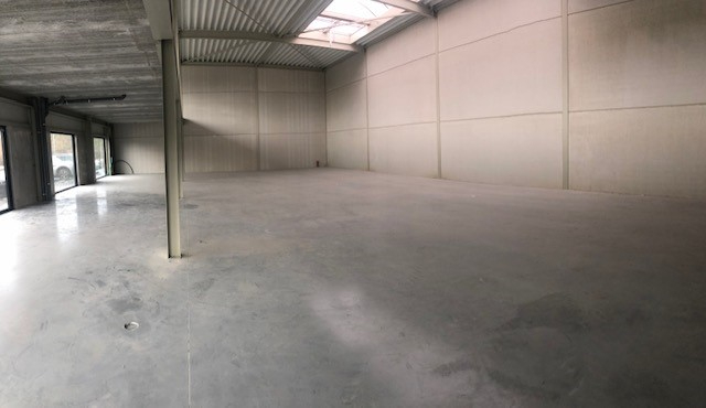 240 m² unité PME à vendre