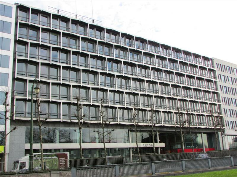 Lichtrijk kantoorgebouw in het centrum van Brussel
